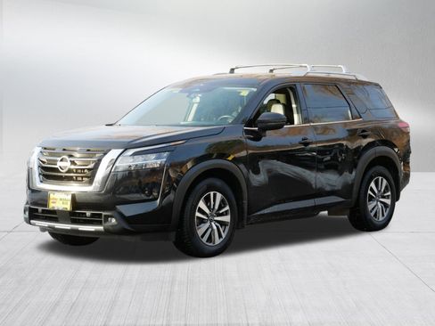 Certified 2022 Nissan Pathfinder SL image 3