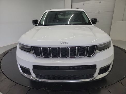 Used 2023 Jeep Grand Cherokee L Limited AWD/4WD image 2