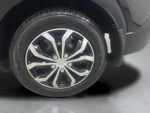 Used 2019 Nissan Kicks S FWD image 35