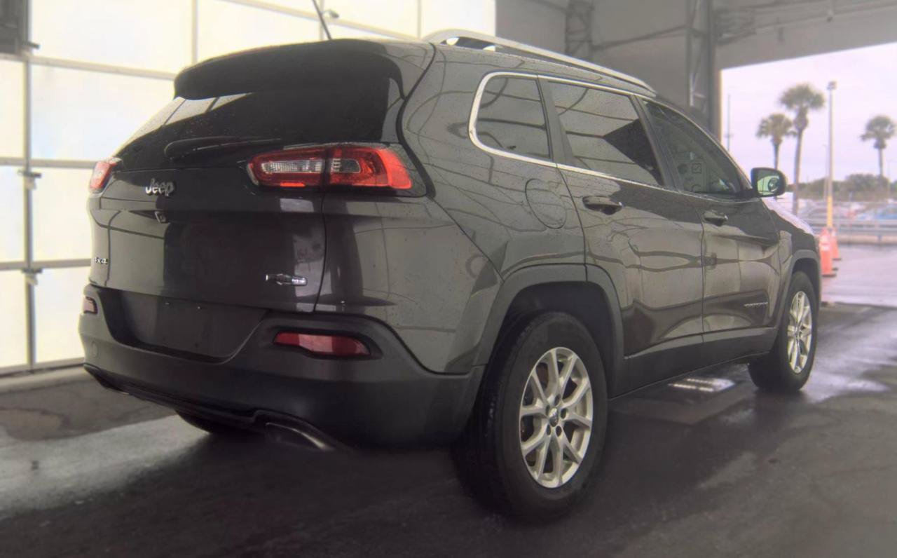 Used 2015 Jeep Cherokee Latitude AWD/4WD image 5
