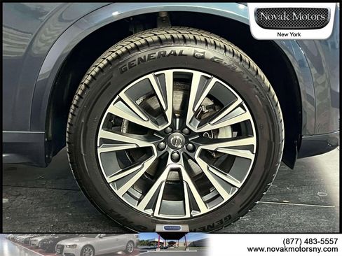 Used 2022 Volvo XC90 T6 Momentum w/ Climate Package image 9