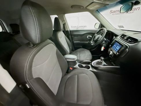 Used 2019 Kia Soul + image 25