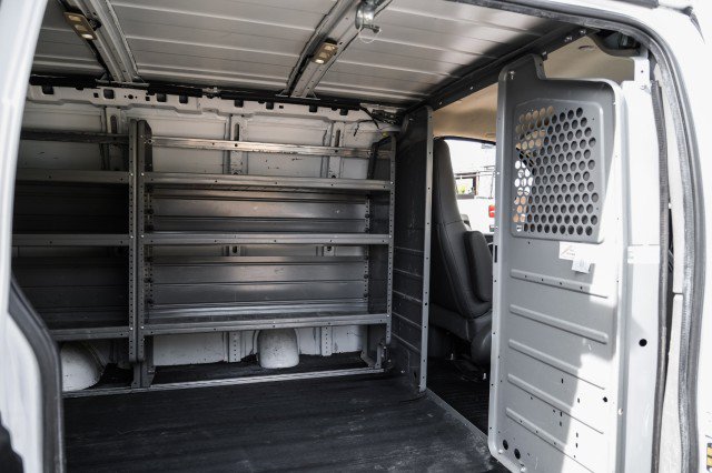 Used 2018 Chevrolet Express 2500 w/ Driver Convenience Package RWD image 24