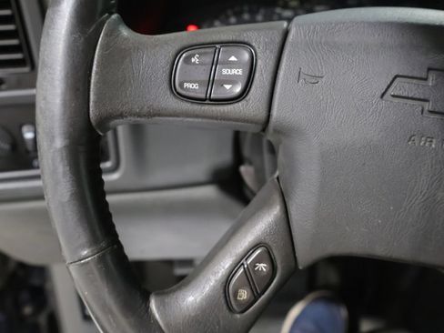 Used 2004 Chevrolet Avalanche 4x4 w/ Preferred Equipment Group image 29