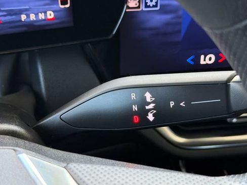 Used 2025 Chevrolet Equinox EV LT FWD image 26