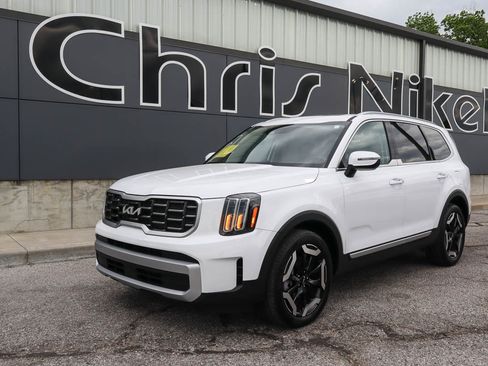 Used 2025 Kia Telluride S FWD image 1