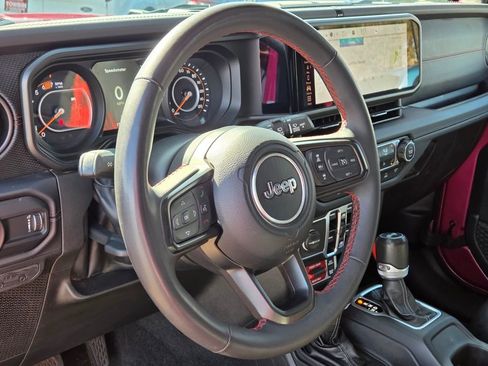 Used 2024 Jeep Wrangler Unlimited Rubicon AWD/4WD image 26