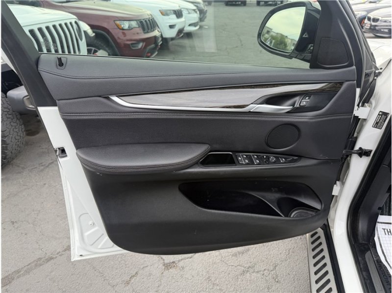 Used 2019 BMW X6 sDrive35i w/ Convenience Package RWD image 13