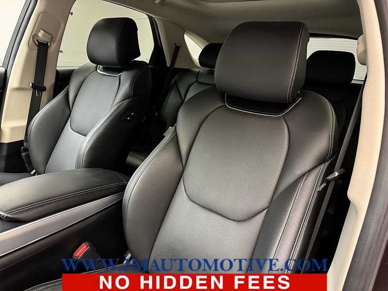 Used 2022 Genesis GV70 2.5T w/ Select Package AWD/4WD image 14
