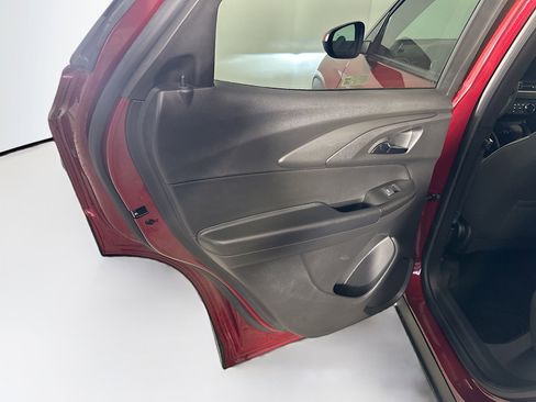 Used 2025 Chevrolet TrailBlazer LT w/ Driver Confidence Package image 25