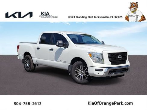 Used 2024 Nissan Titan 2WD Crew Cab image 1