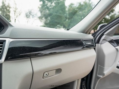 Used 2010 Mercedes-Benz E 63 AMG Sedan image 30