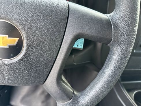 Used 2017 Chevrolet Express 3500 Work Van image 16