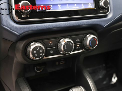 Used 2025 Nissan Versa SV FWD image 18