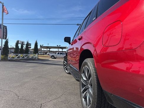 Used 2024 Cadillac Escalade Sport Platinum image 16