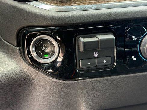 Used 2023 Chevrolet Silverado 1500 LT Trail Boss w/ LT Trail Boss Premium Package AWD/4WD image 31