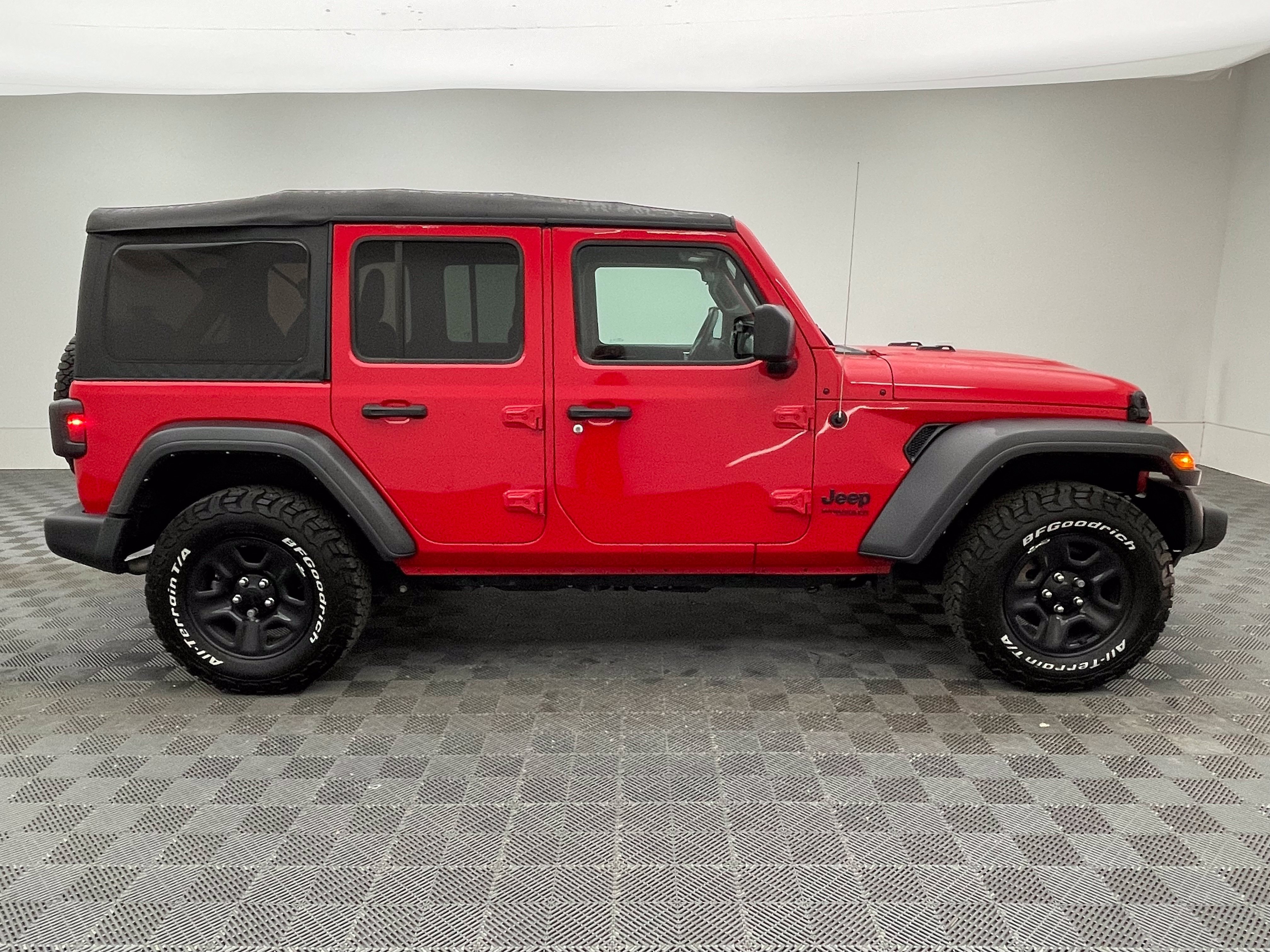 Used 2022 Jeep Wrangler Unlimited Sport AWD/4WD image 5