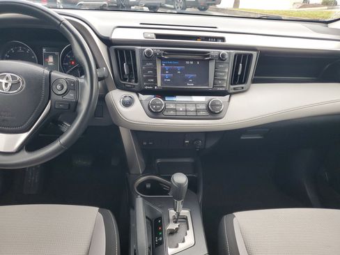 Used 2018 Toyota RAV4 XLE image 17