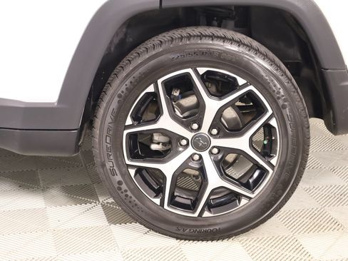 Used 2025 Jeep Compass Limited AWD/4WD image 18