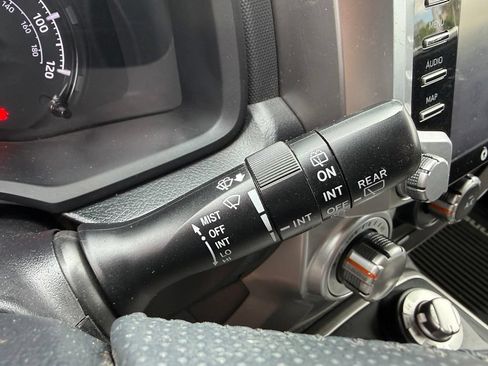 Used 2020 Toyota 4Runner SR5 AWD/4WD image 30
