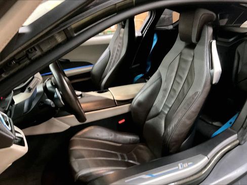 Used 2019 BMW i8 image 25