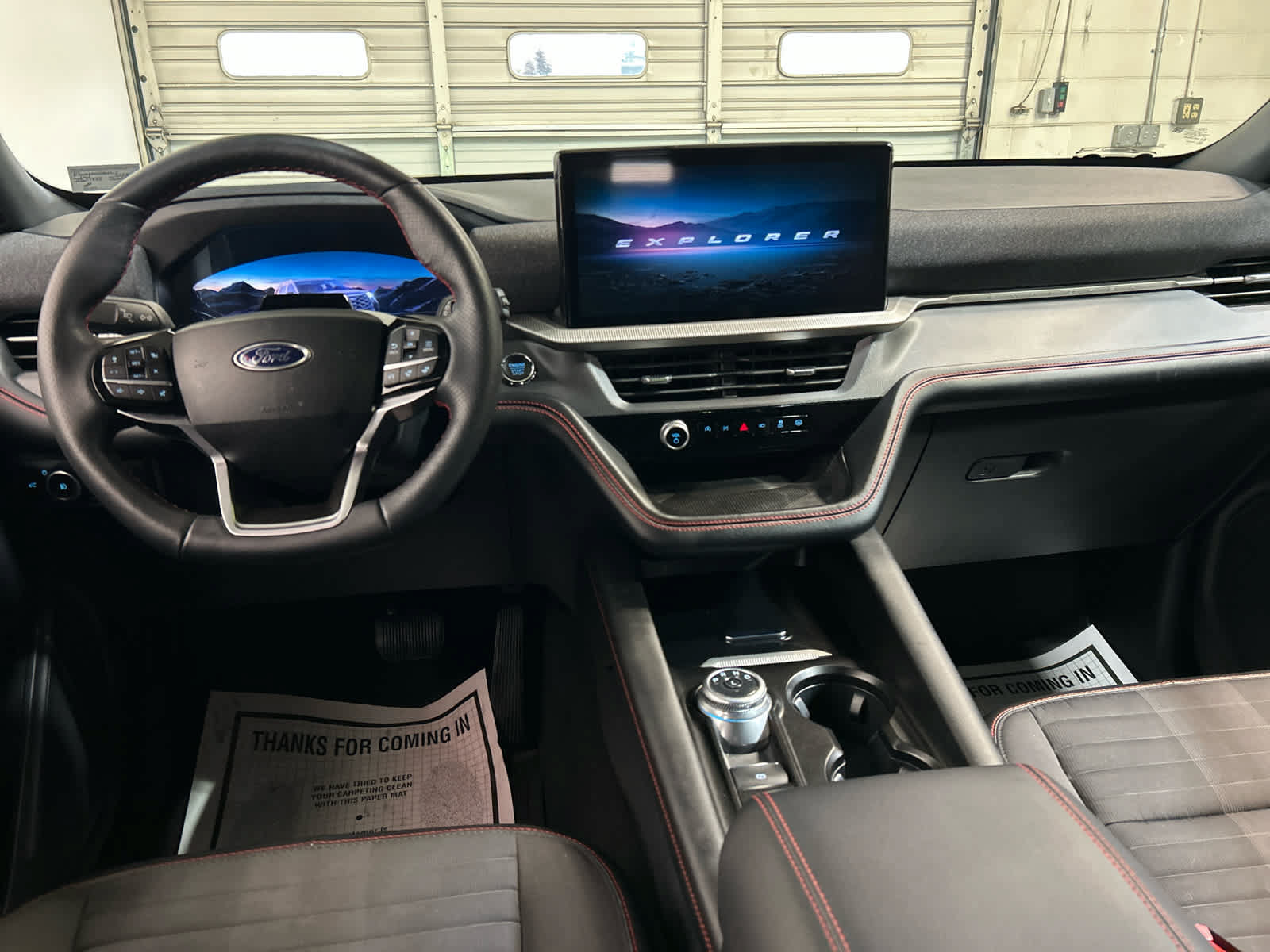 Used 2025 Ford Explorer ST-Line w/ ST-Line Street Pack AWD/4WD image 4