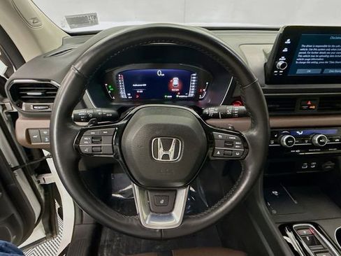 Used 2024 Honda Pilot Elite image 11