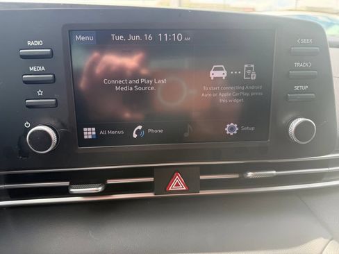 Used 2023 Hyundai Elantra SE FWD image 10