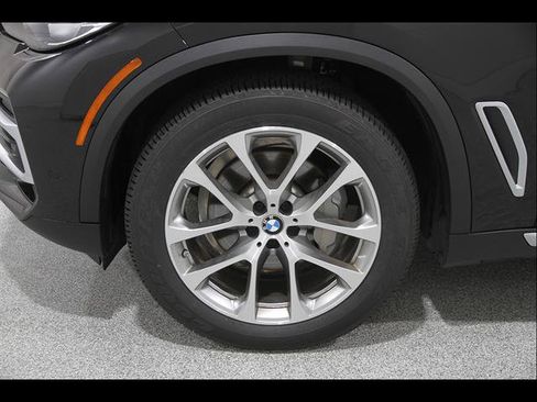 Used 2023 BMW X5 xDrive40i AWD/4WD image 23