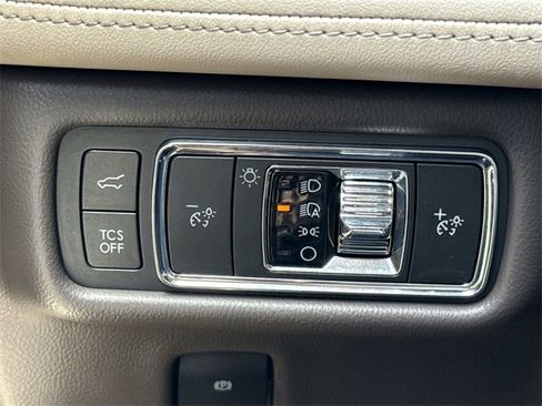 Used 2022 Lincoln Nautilus FWD image 31