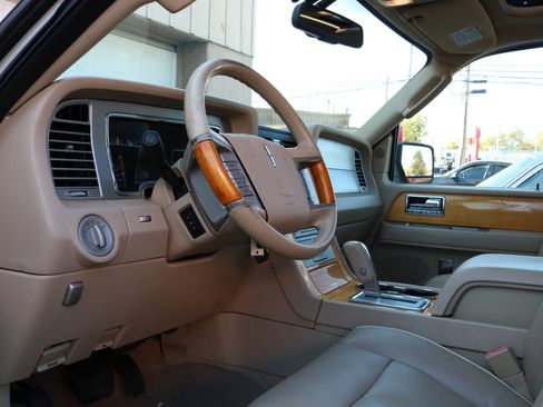 Used 2008 Lincoln Navigator 4WD image 18