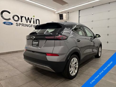 Used 2023 Chevrolet Bolt EUV LT w/ Comfort Package FWD image 5