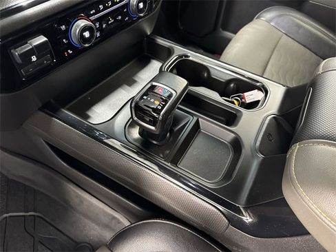 Used 2022 Chevrolet Silverado 1500 ZR2 image 21