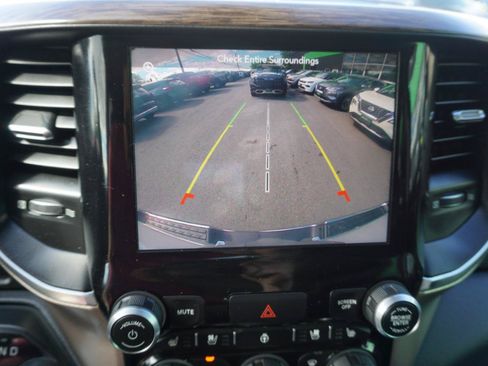 Used 2019 RAM 1500 Laramie AWD/4WD image 25