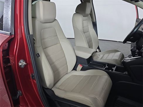 Used 2018 Honda CR-V Touring image 19