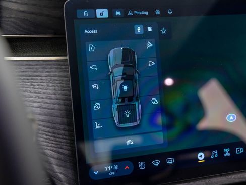 Used 2023 Rivian R1T Adventure image 28