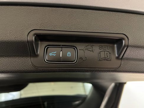 Certified 2023 Ford Explorer Limited w/ Hybrid Equipment Group 310A image 38