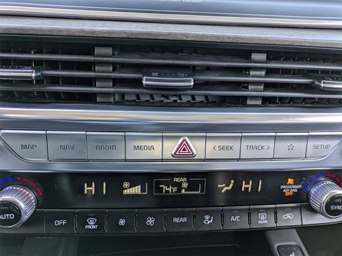 Used 2022 Kia Telluride SX w/ SX Prestige Package image 27