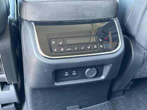 Used 2025 INFINITI QX80 Sensory AWD/4WD image 34