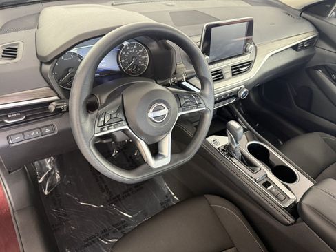 Used 2023 Nissan Altima 2.5 SV AWD/4WD image 14