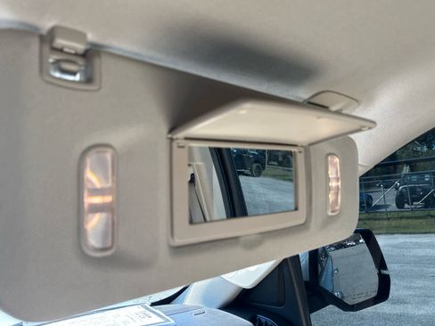 Used 2019 Cadillac Escalade Luxury image 17