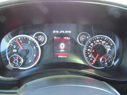Used 2024 RAM 2500 Big Horn w/ Off Road Package AWD/4WD image 11