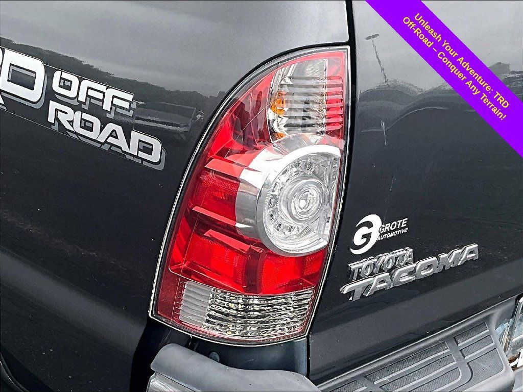 Used 2015 Toyota Tacoma 4x4 Double Cab w/ TRD Off-Road Package image 30