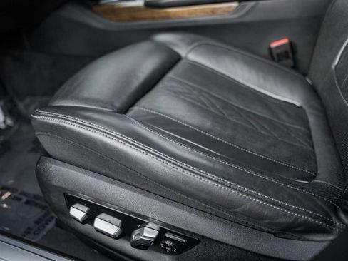 Used 2018 BMW 750i xDrive image 33