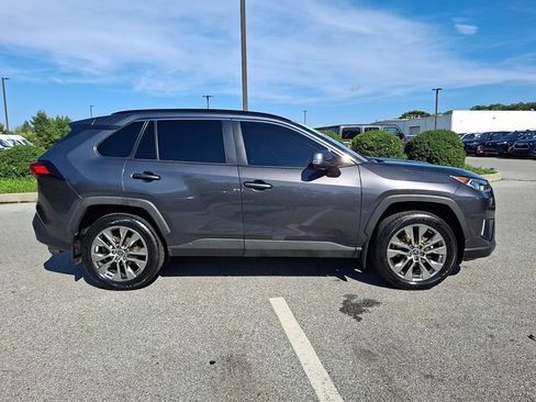 Certified 2021 Toyota RAV4 XLE Premium AWD/4WD image 7