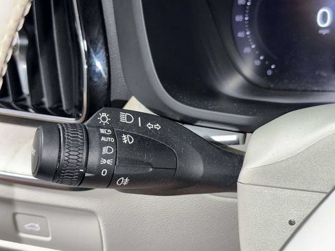 Used 2023 Volvo XC60 B5 Plus w/ Climate Package FWD image 27