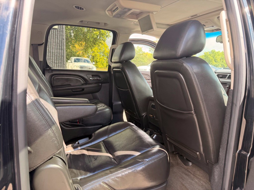 Used 2011 GMC Yukon XL Denali AWD/4WD image 25