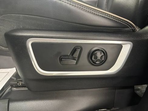 Used 2020 RAM 1500 Laramie w/ Sport Appearance Package AWD/4WD image 20