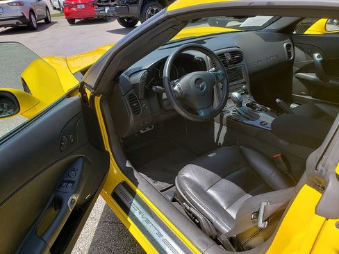 Used 2010 Chevrolet Corvette Grand Sport w/ Preferred Equipment Group RWD image 9