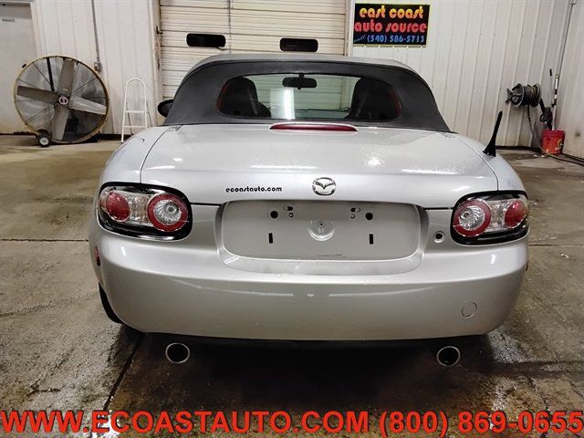 Used 2006 MAZDA MX-5 Miata RWD image 8